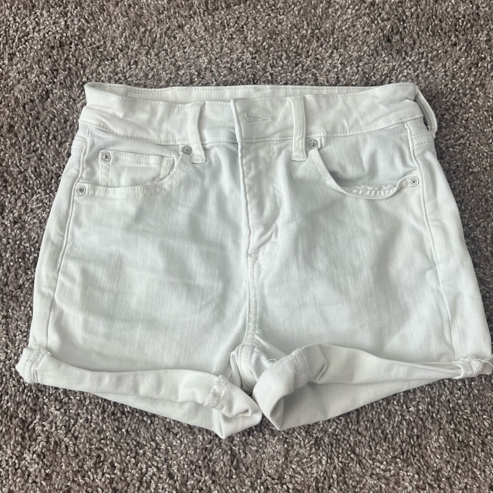 White American Eagle High Waisted Shorts Size 2